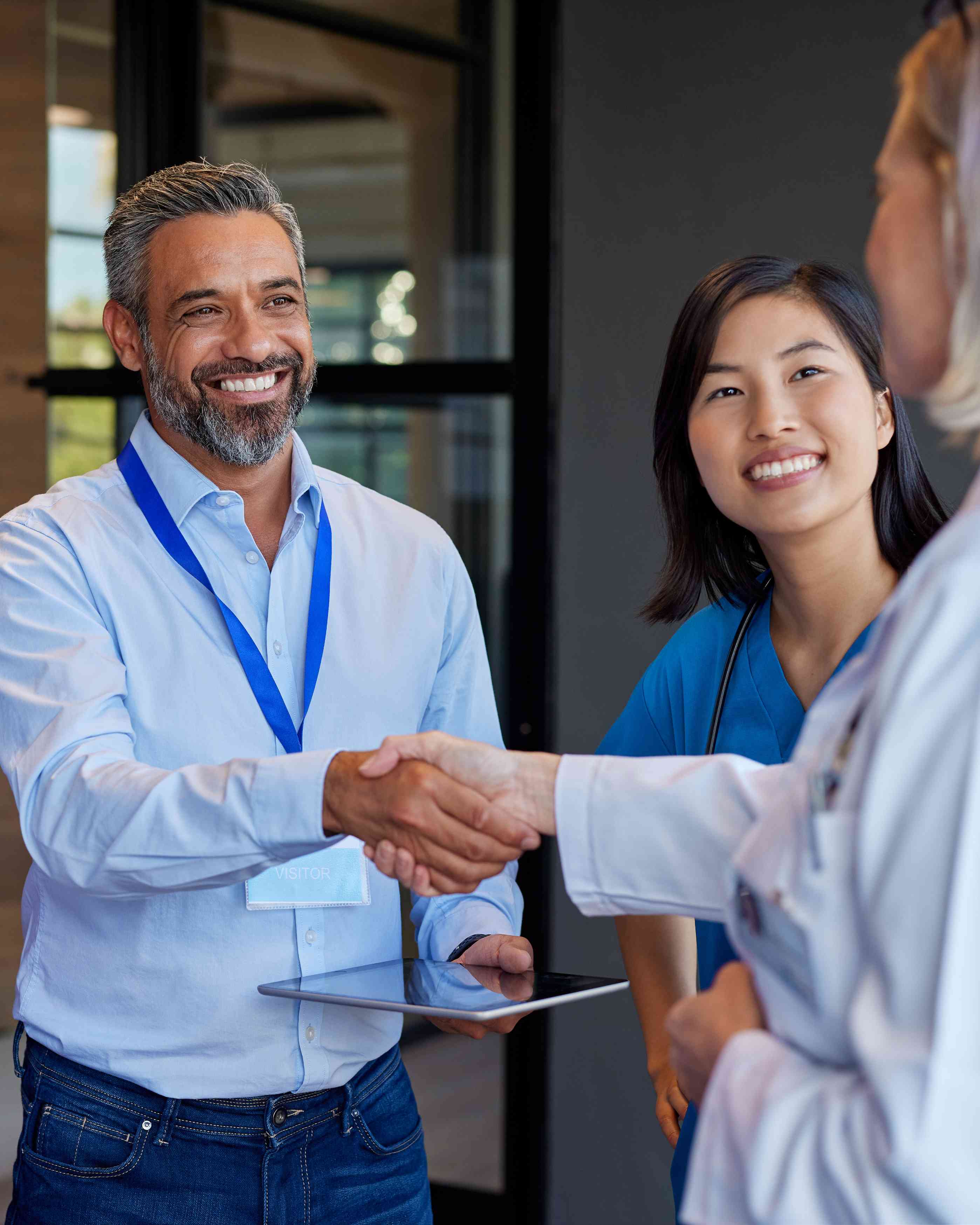 How to Build an Employer Brand That Attracts DVMs and Vet Techs